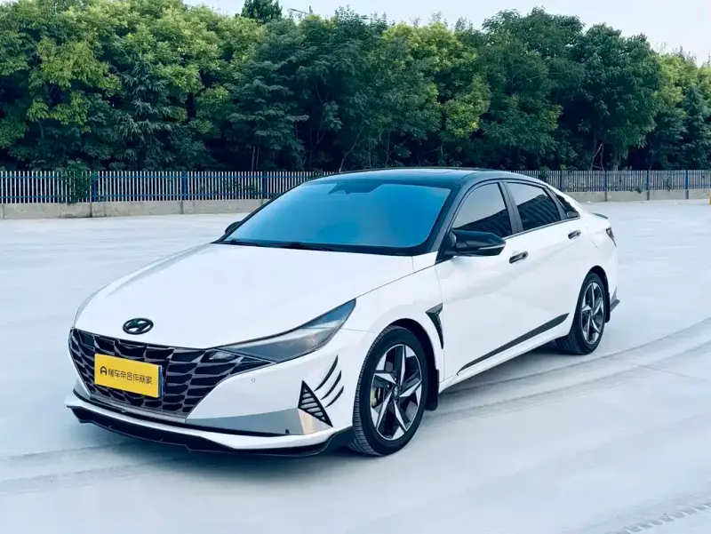 Hyundai Elantra, 2022