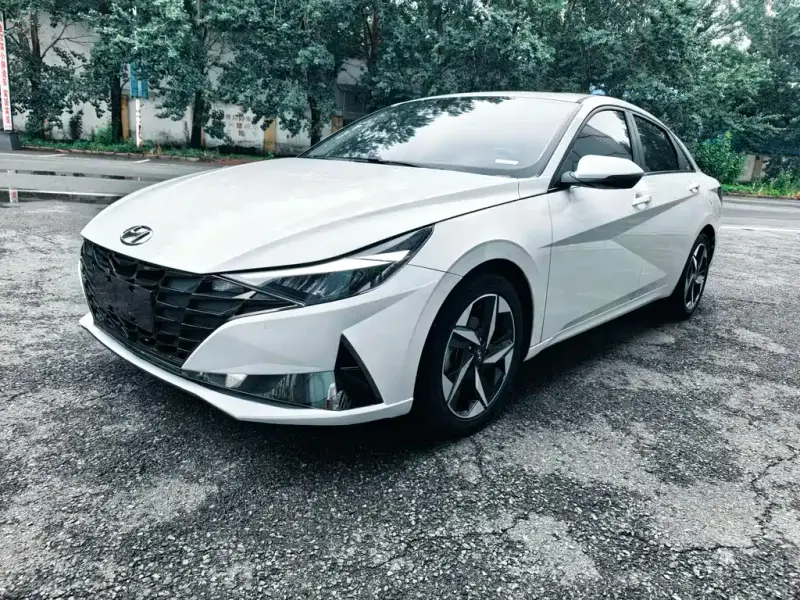 Hyundai Elantra, 2022