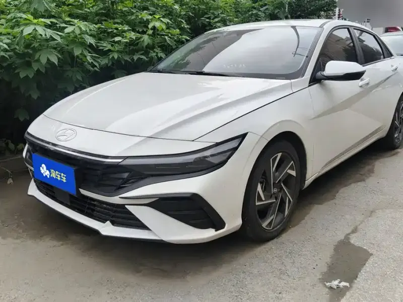 Hyundai Elantra, 2025