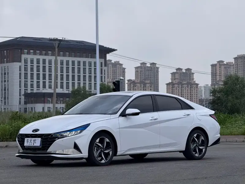 Hyundai Elantra, 2023