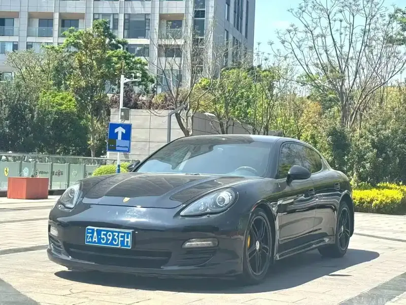 Porsche Panamera, 2011
