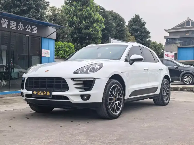 Porsche Macan, 2015