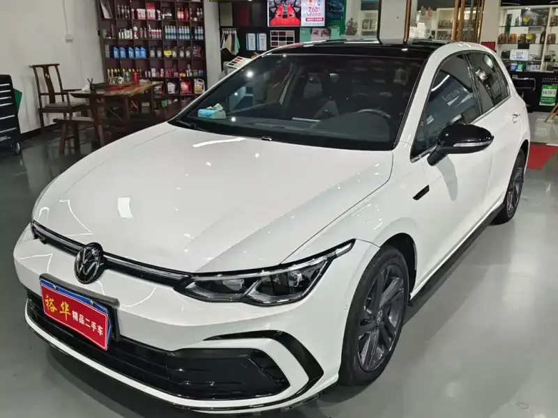 Volkswagen Golf, 2023
