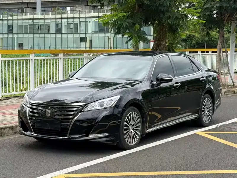 Toyota Crown, 2018