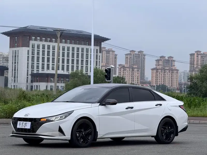 Hyundai Elantra, 2023