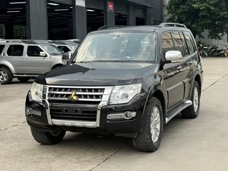 Mitsubishi Pajero (Import), 2018