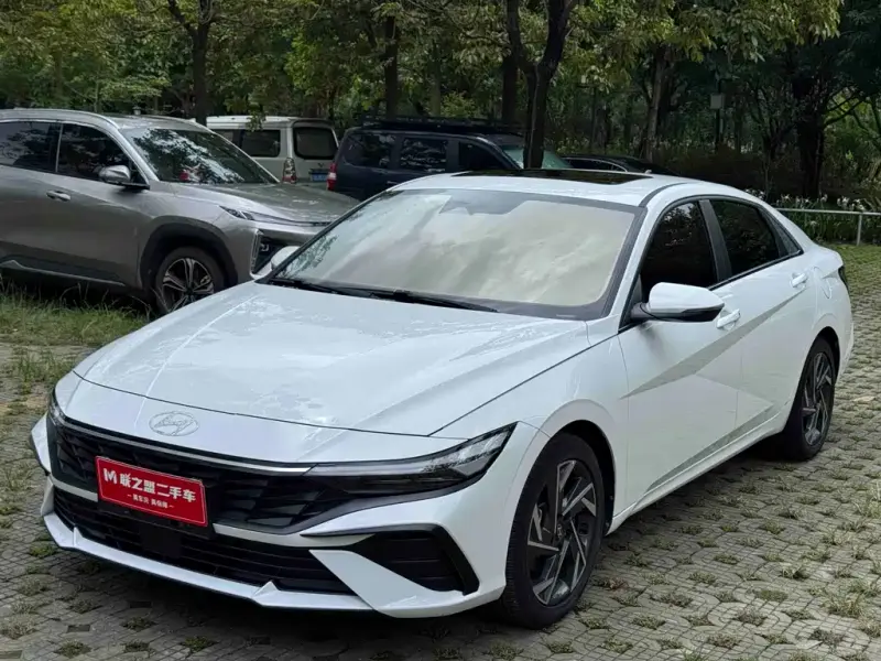 Hyundai Elantra, 2023