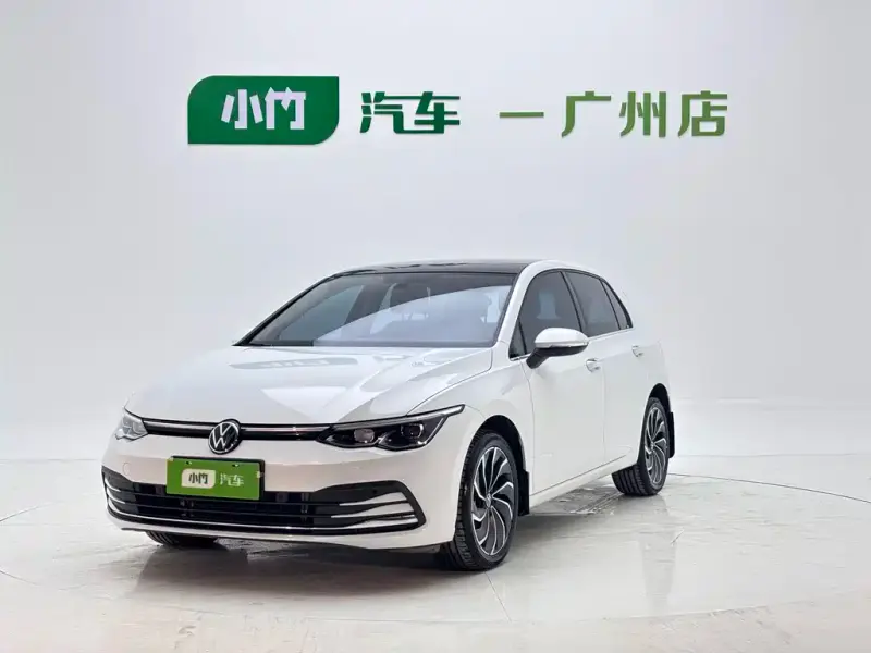 Volkswagen Golf, 2023