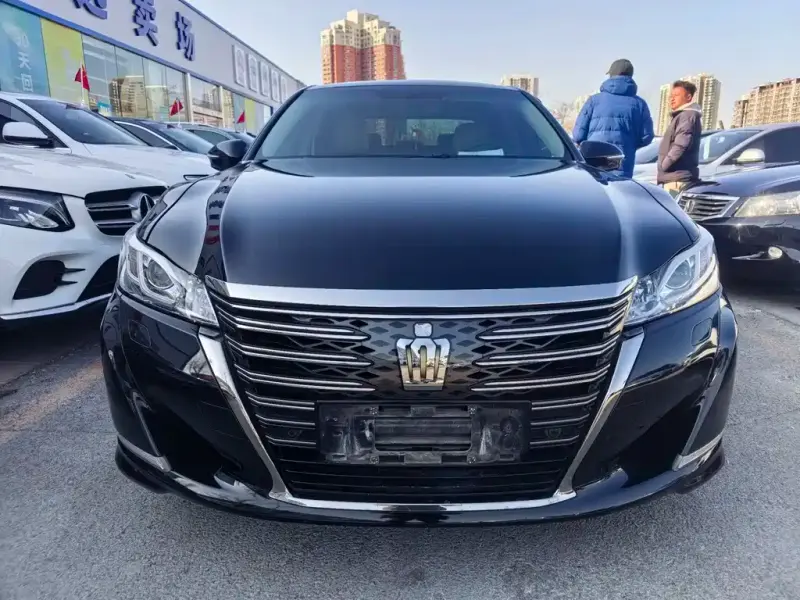 Toyota Crown, 2018