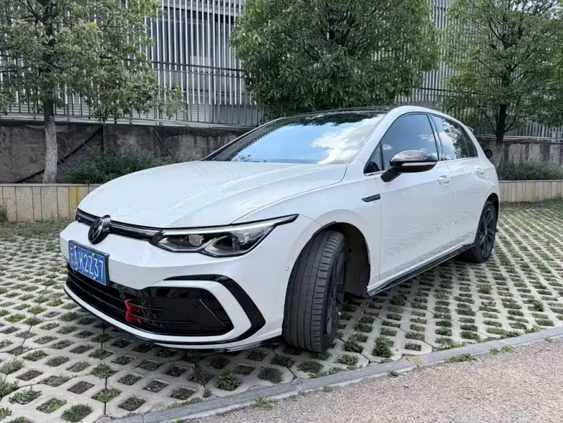Volkswagen Golf, 2023