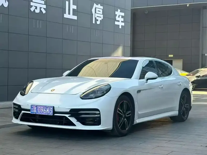 Porsche Panamera, 2013