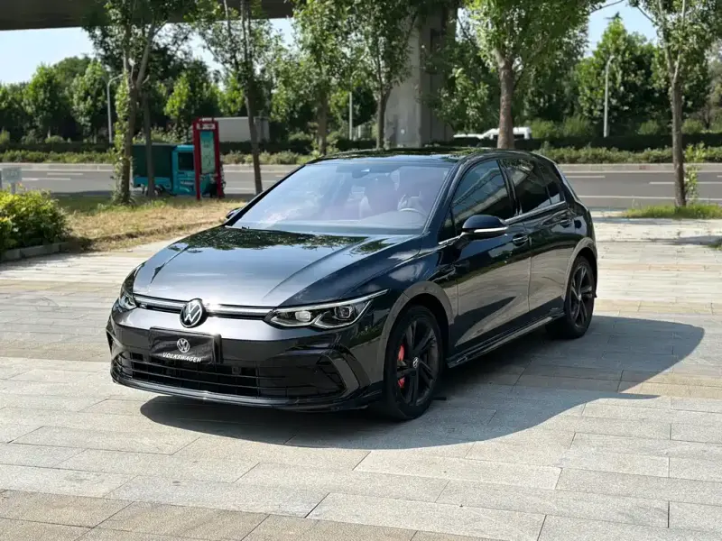 Volkswagen Golf, 2022