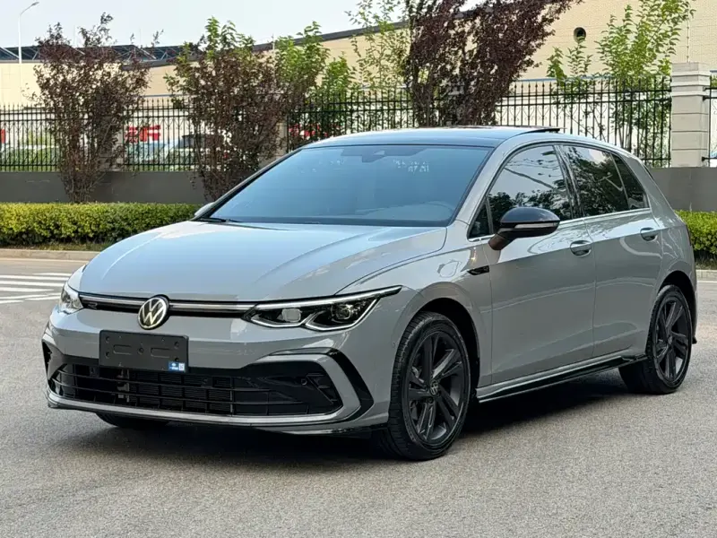 Volkswagen Golf, 2022