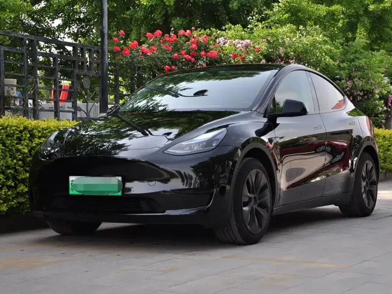 Tesla Model Y, 2023