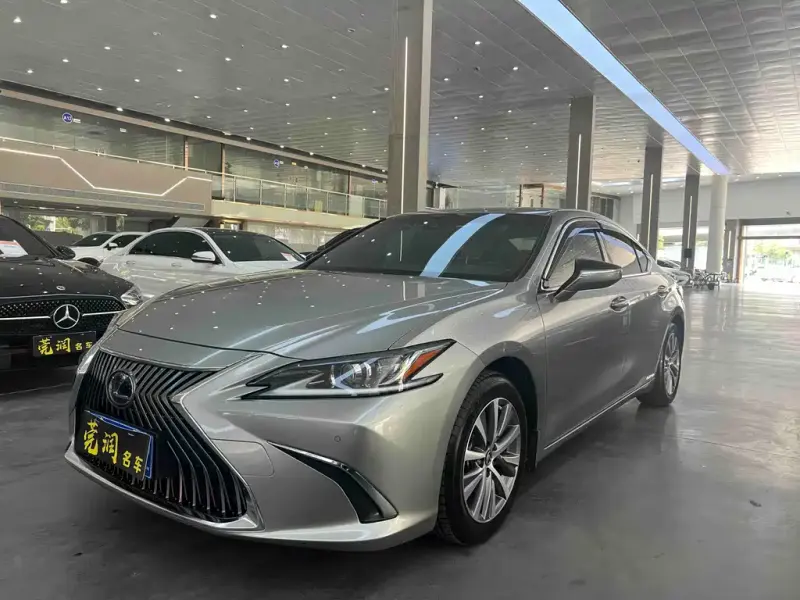Lexus ES, 2021