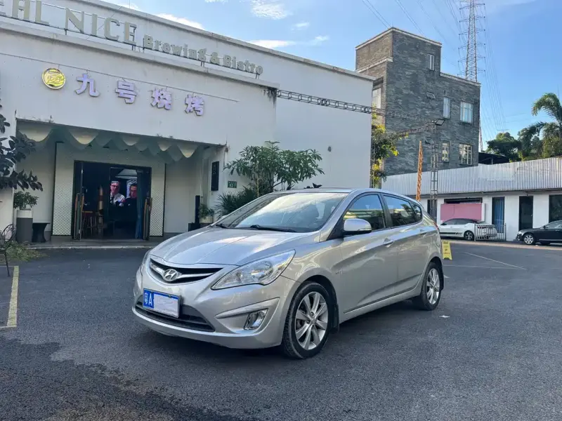 Hyundai Verna, 2012
