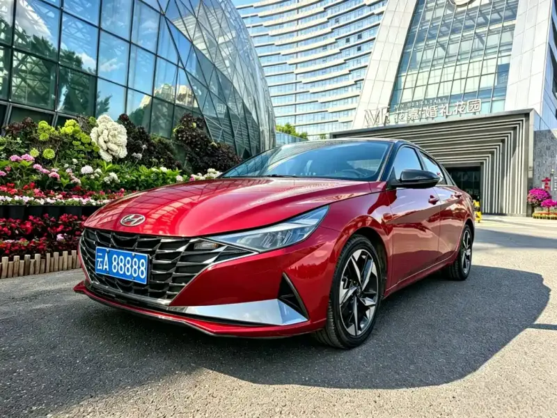Hyundai Elantra, 2022