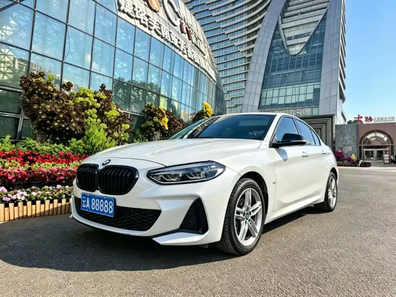 BMW 1 Series, 2021