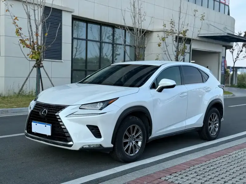 Lexus NX, 2018