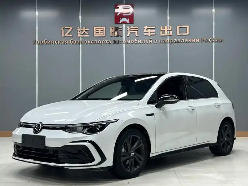 Volkswagen Golf, 2022
