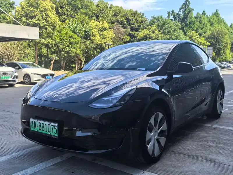 Tesla Model Y, 2023