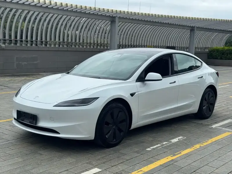Tesla Model 3, 2025