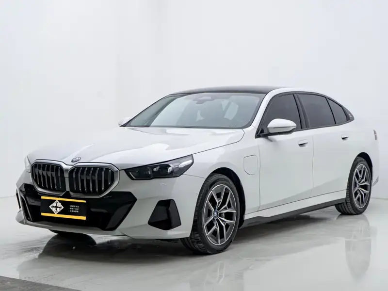 BMW i5, 2025