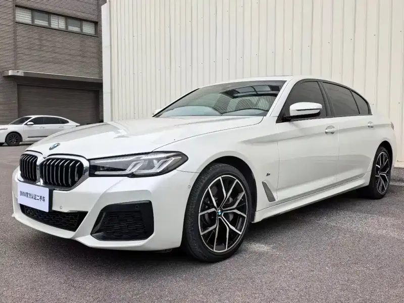 BMW 5 Series, 2022