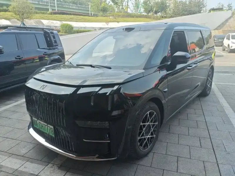 Zeekr 009, 2025