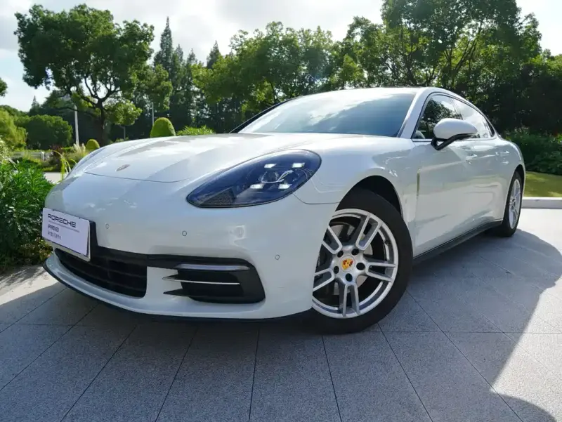 Porsche Panamera, 2018