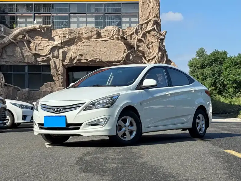 Hyundai Verna, 2015