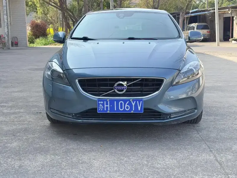 Volvo V40, 2014
