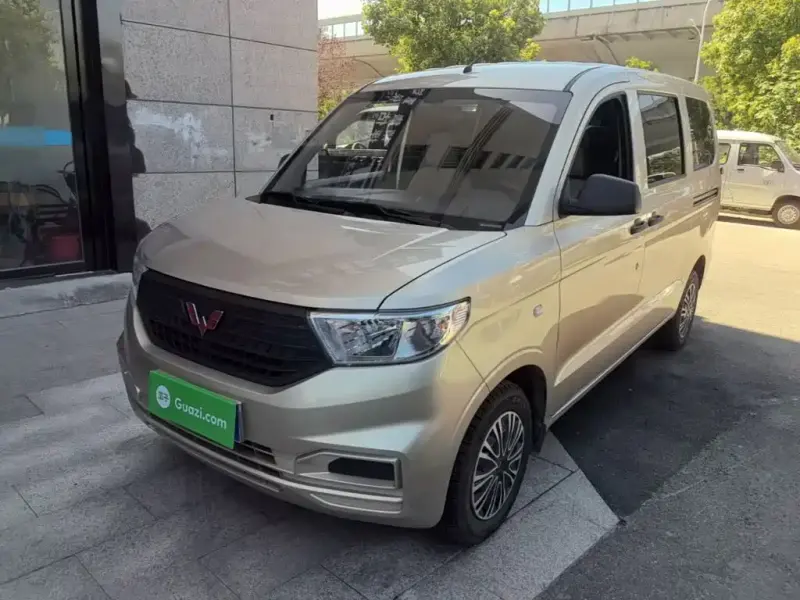 Wuling Hongguang V, 2025