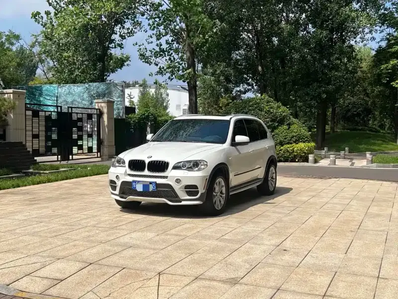 BMW X5 (Import), 2011