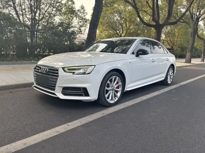 Audi A4L, 2018