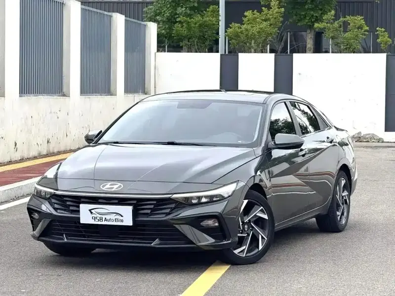 Hyundai Elantra, 2023