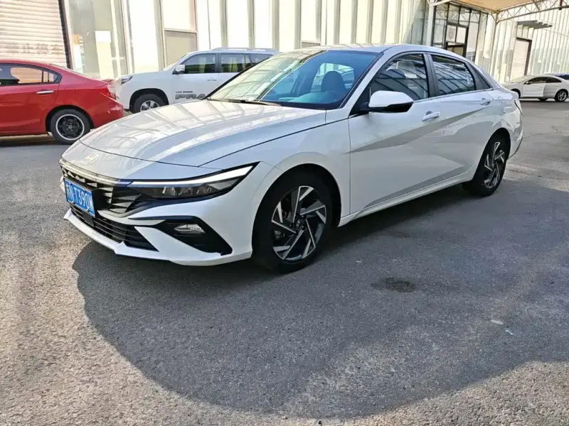 Hyundai Elantra, 2023