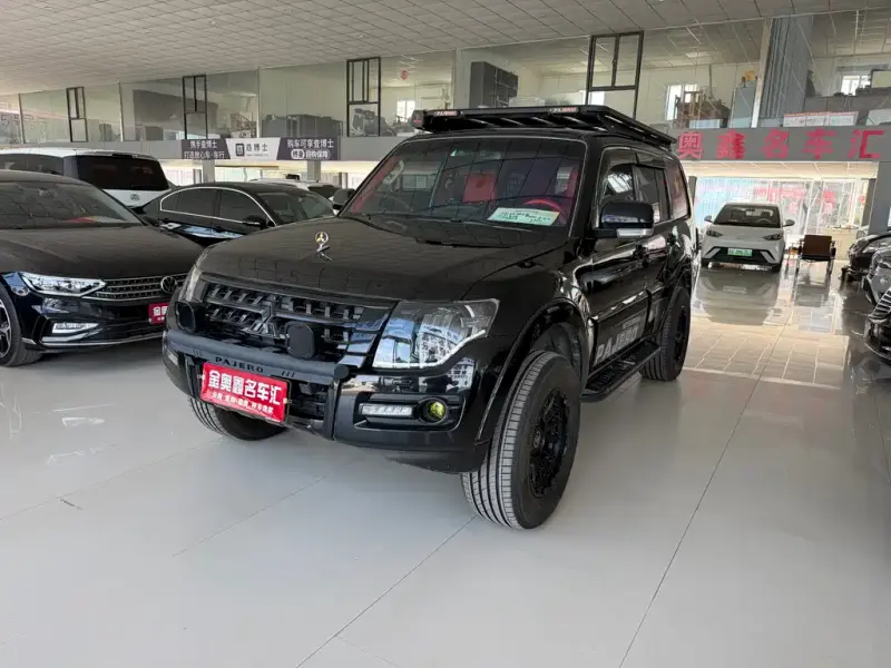 Mitsubishi Pajero (Import), 2018