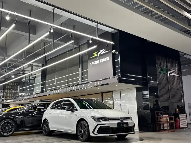 Volkswagen Golf, 2021