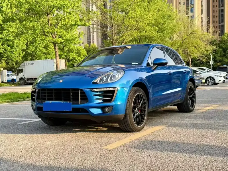 Porsche Macan, 2015