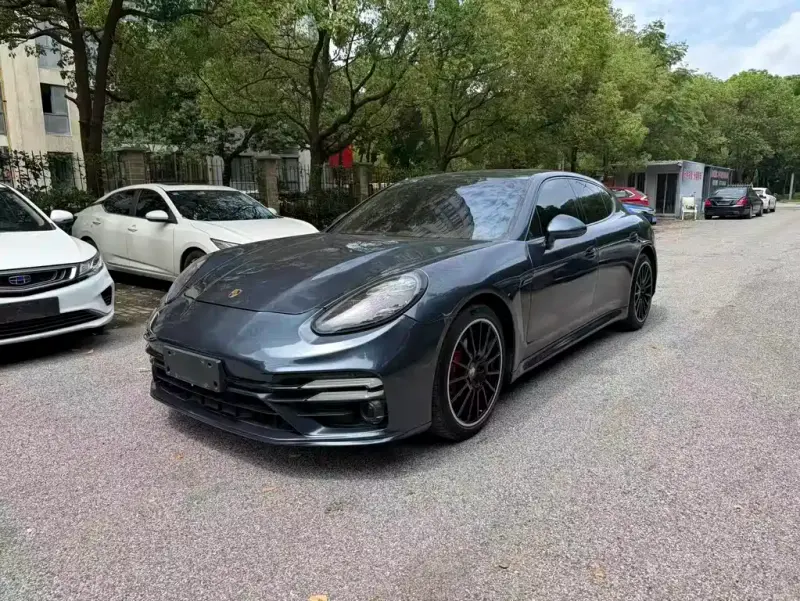 Porsche Panamera, 2012
