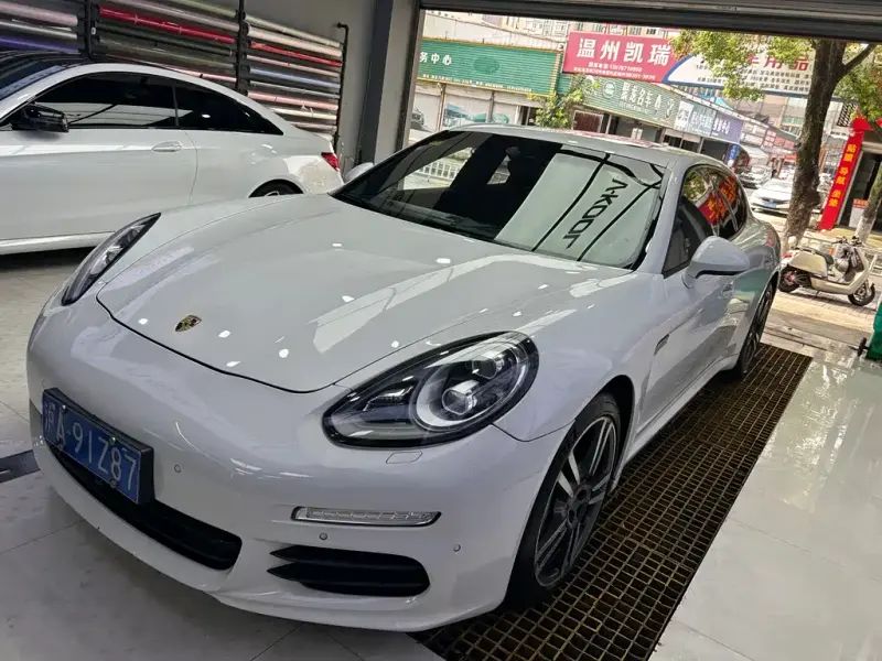 Porsche Panamera, 2014
