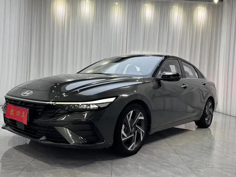 Hyundai Elantra, 2023