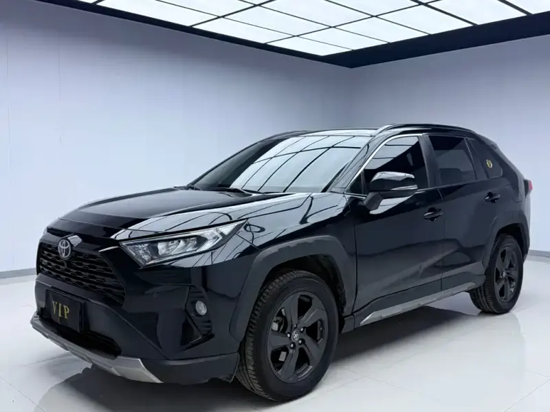 Toyota RAV4, 2023