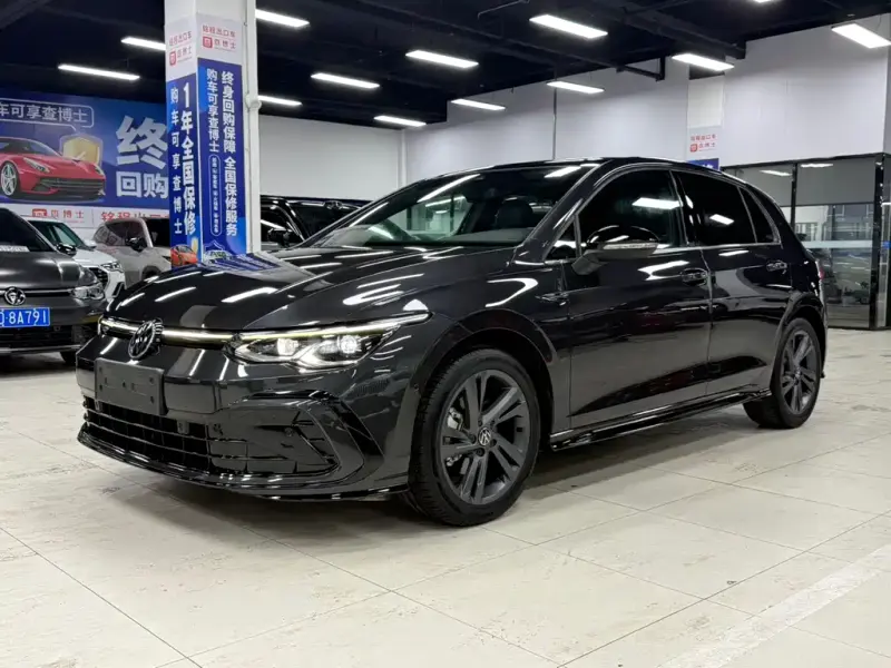 Volkswagen Golf, 2022