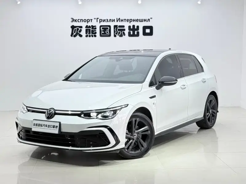 Volkswagen Golf, 2022