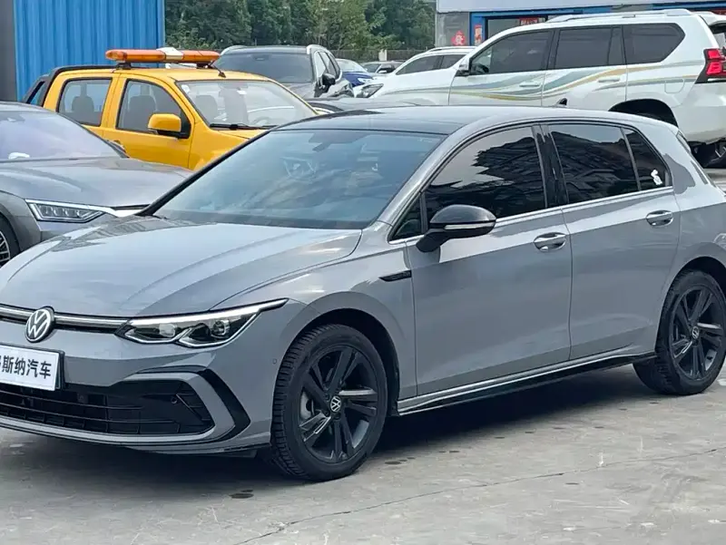 Volkswagen Golf, 2023