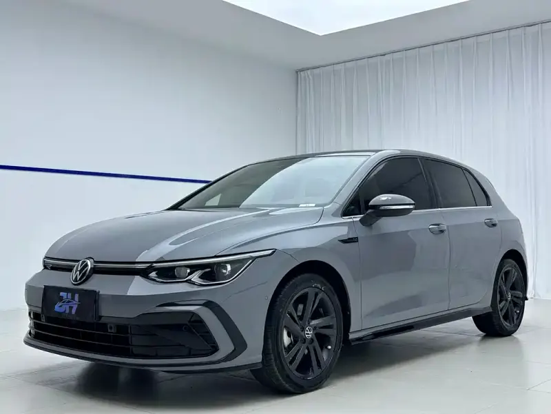 Volkswagen Golf, 2022