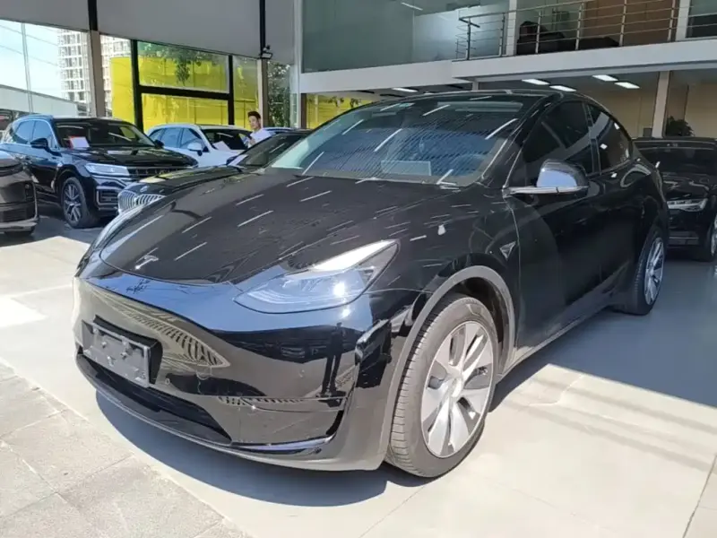 Tesla Model Y, 2023