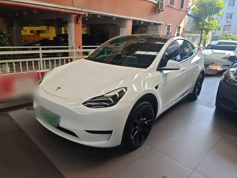 Tesla Model Y, 2023